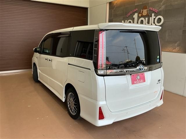 TOYOTA NOAH HYBRID 2019 Image 31