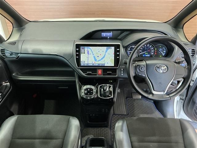 TOYOTA NOAH HYBRID 2019 Image 31