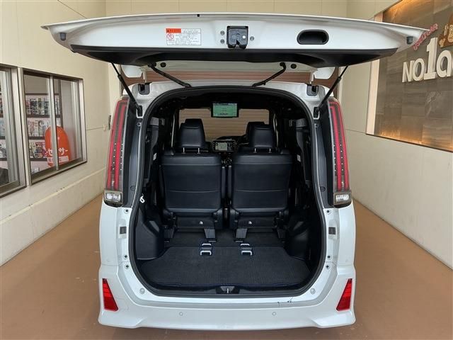 TOYOTA NOAH HYBRID 2019 Image 31