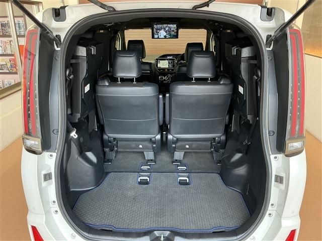 TOYOTA NOAH HYBRID 2019 Image 31