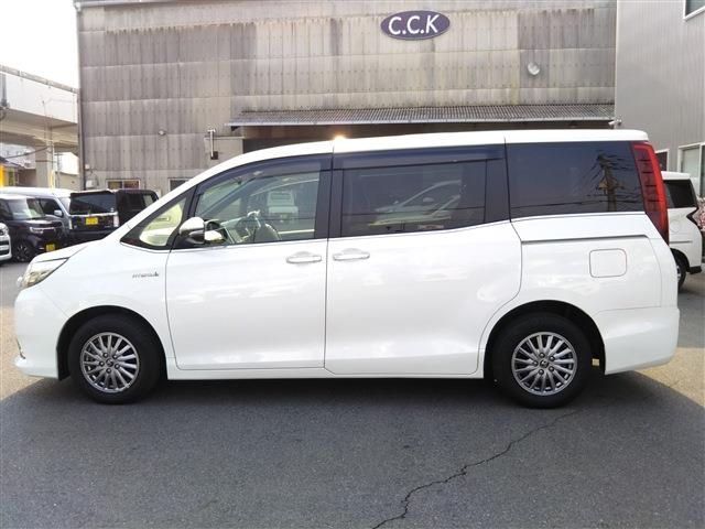 TOYOTA ESQUIRE HYBRID 2015 Image 31