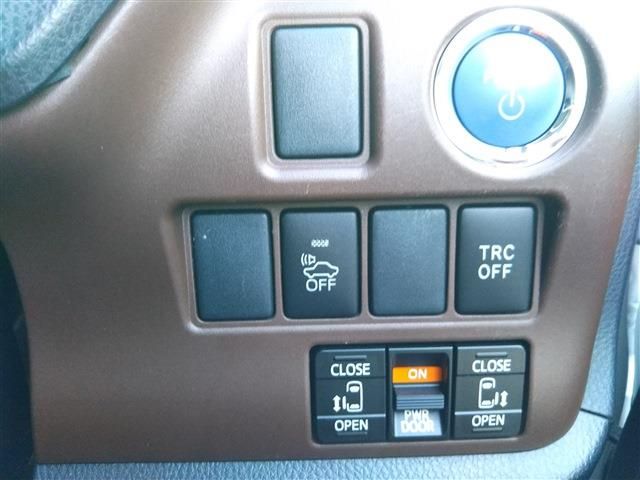 TOYOTA ESQUIRE HYBRID 2015 Image 31