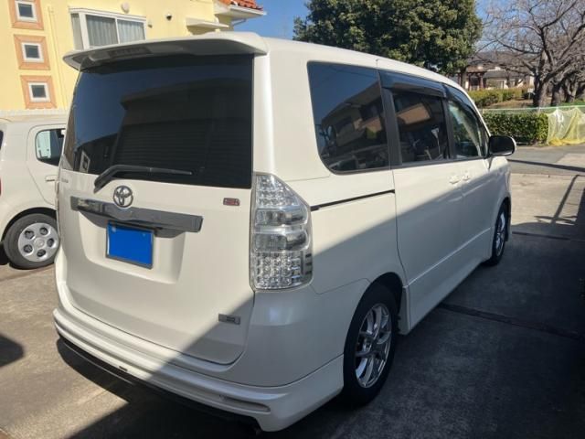 TOYOTA NOAH 2013 Image 31