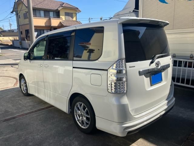 TOYOTA NOAH 2013 Image 31
