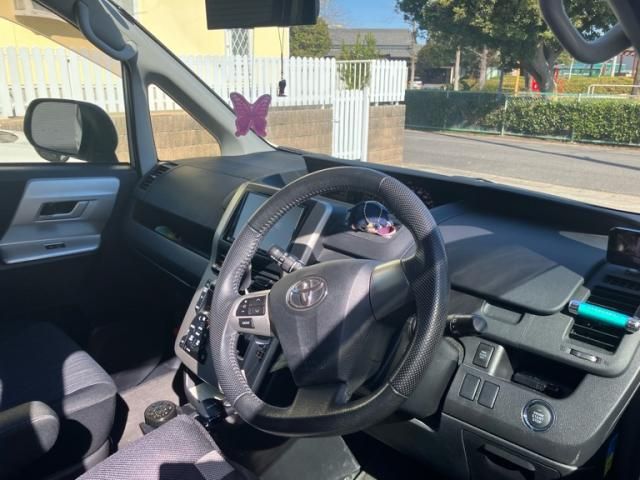 TOYOTA NOAH 2013 Image 31