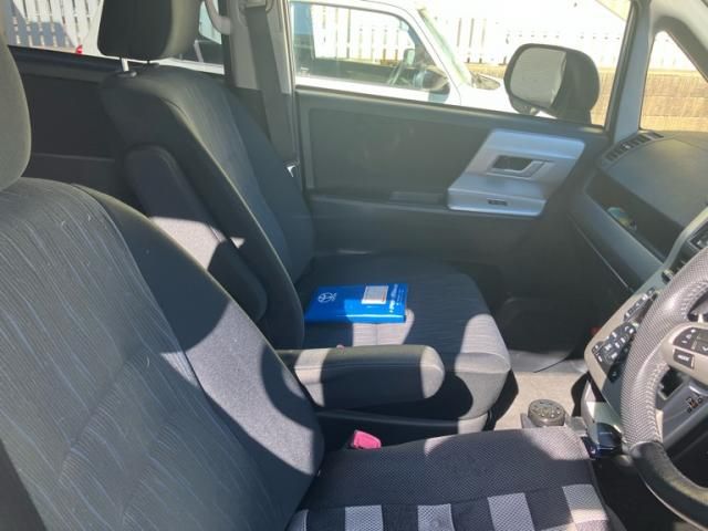 TOYOTA NOAH 2013 Image 31