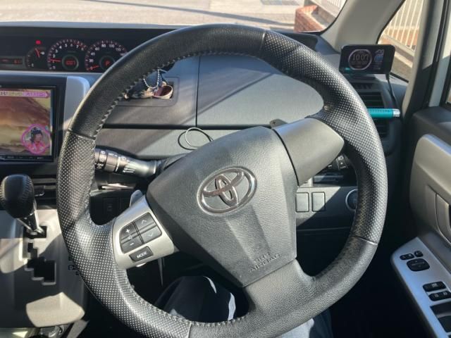 TOYOTA NOAH 2013 Image 31