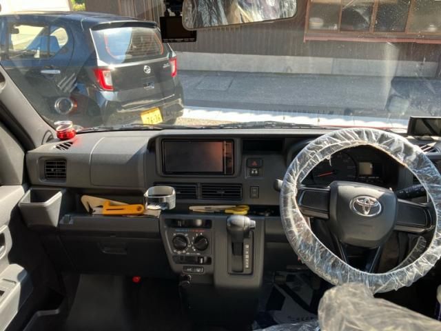 TOYOTA PIXIS VAN 4WD 2022 Image 31