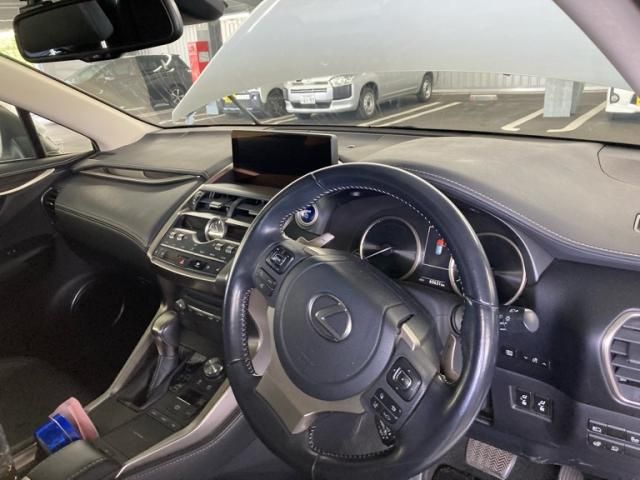 TOYOTA LEXUS NX300H 2021 Image 31