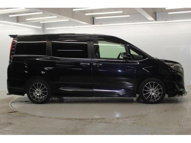 TOYOTA ESQUIRE 2017 Image 31