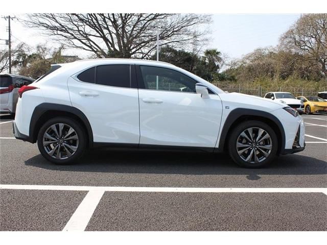 TOYOTA LEXUS UX200 2018 Image 31