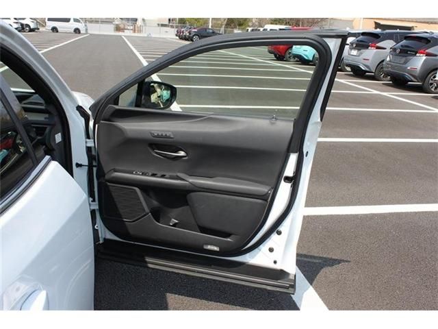 TOYOTA LEXUS UX200 2018 Image 31