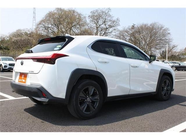 TOYOTA LEXUS UX200 2019 Image 31