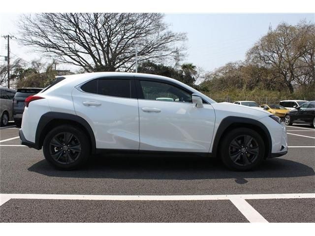 TOYOTA LEXUS UX200 2019 Image 31