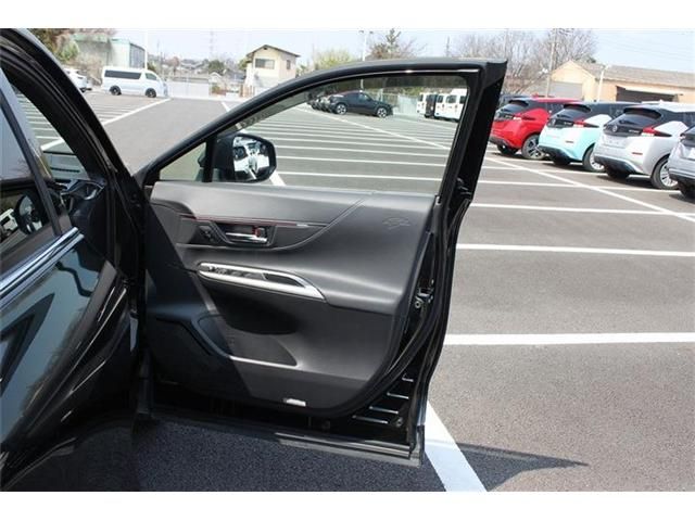 TOYOTA HARRIER PHEV 2023 Image 31