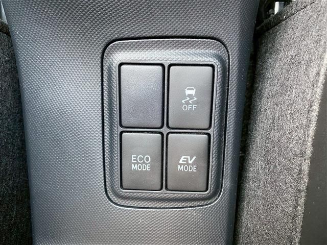 TOYOTA AQUA 2015 Image 31