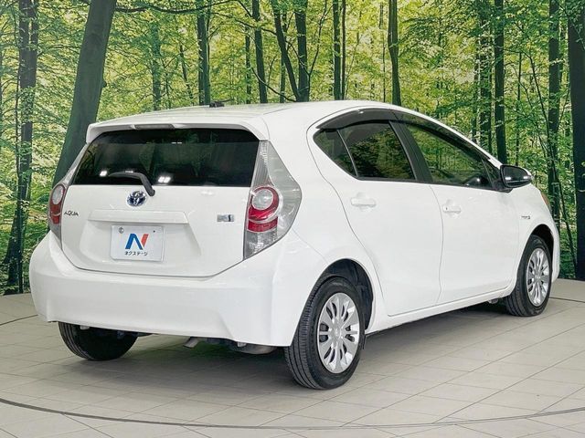 TOYOTA AQUA 2013 Image 31