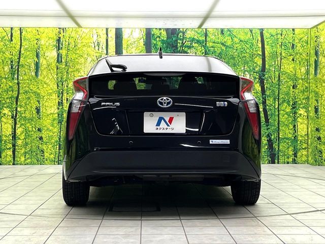 TOYOTA PRIUS 2017 Image 31