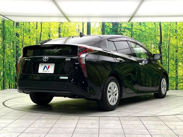 TOYOTA PRIUS 2017 Image 31