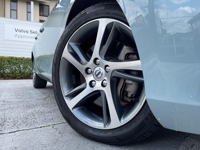 VOLVO V40 2018 Image 31