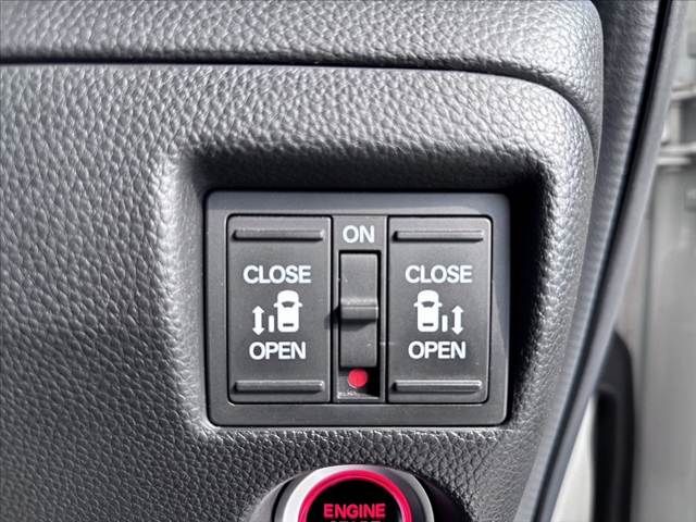 HONDA N BOX CUSTOM 2018 Image 31