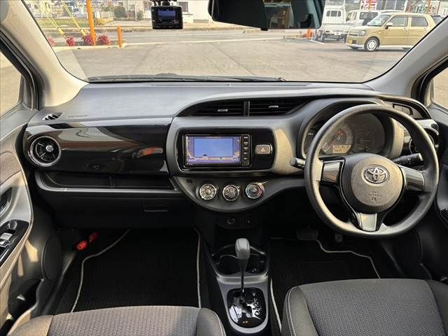 TOYOTA VITZ 2018 Image 31