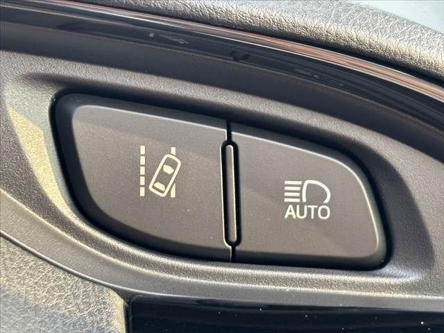 TOYOTA VITZ 2018 Image 31