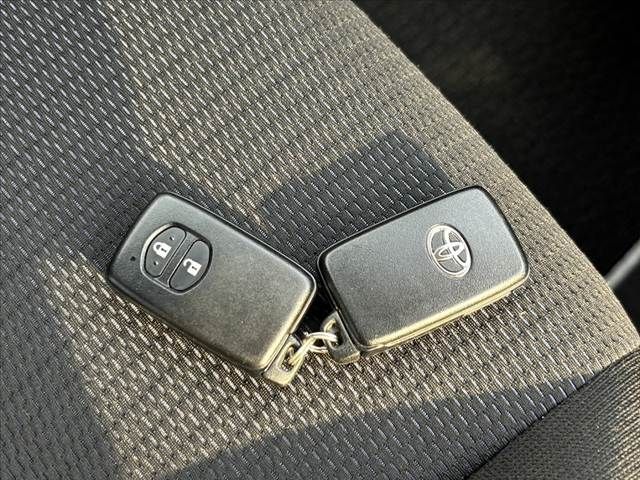 TOYOTA VITZ 2018 Image 31