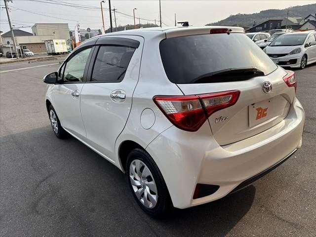 TOYOTA VITZ 2018 Image 31