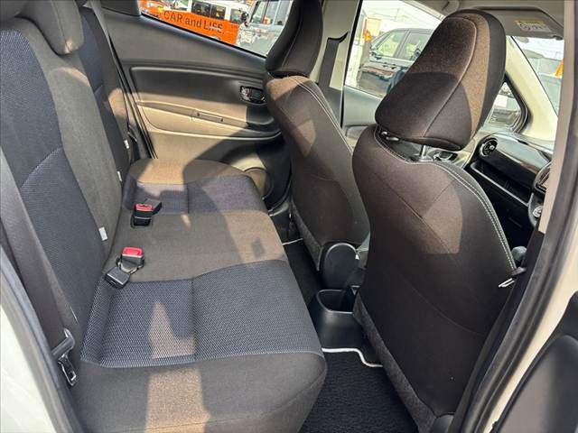 TOYOTA VITZ 2018 Image 31