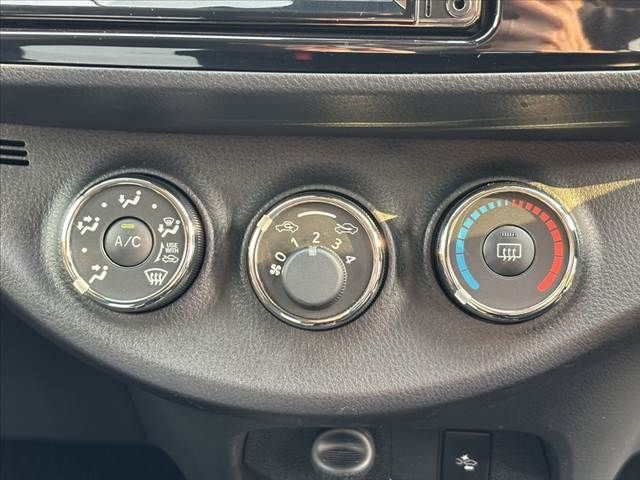 TOYOTA VITZ 2018 Image 31