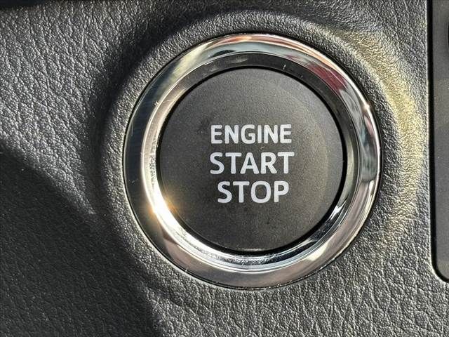 TOYOTA VITZ 2018 Image 31