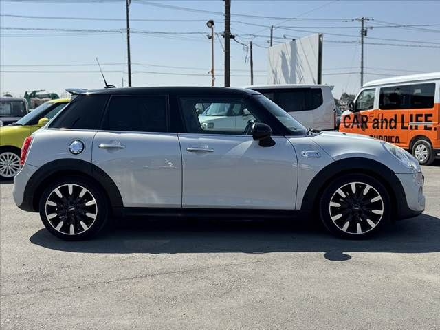 BMW MINI COOPER S 5D 2015 Image 31