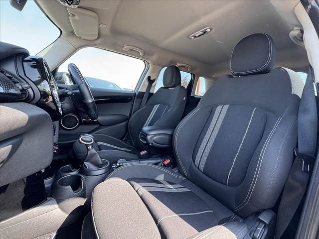 BMW MINI COOPER S 5D 2015 Image 31