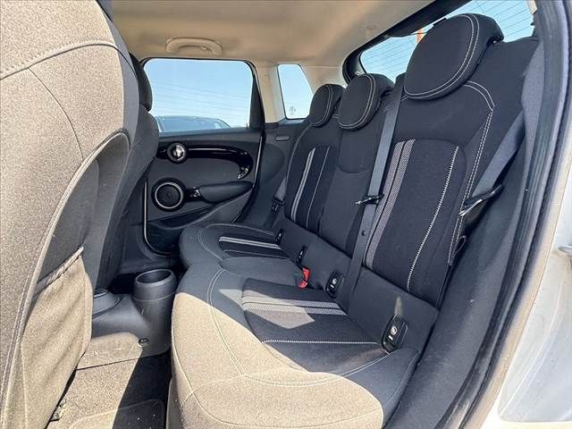 BMW MINI COOPER S 5D 2015 Image 31