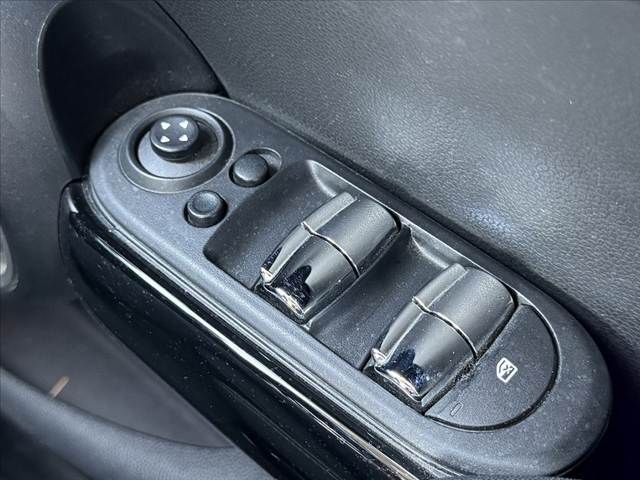 BMW MINI COOPER S 5D 2015 Image 31