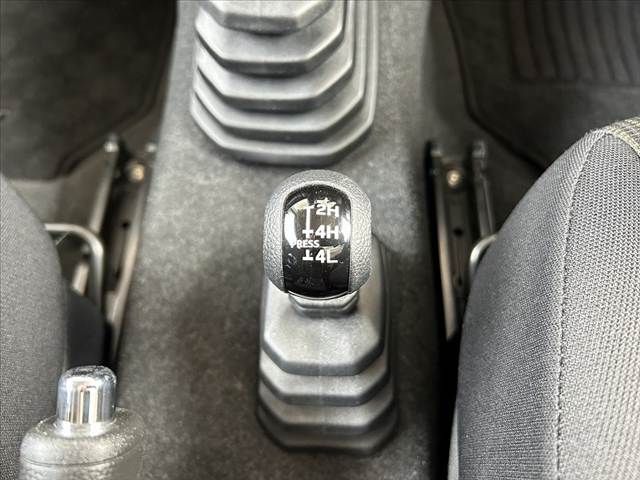 SUZUKI JIMNY 4WD 2018 Image 31