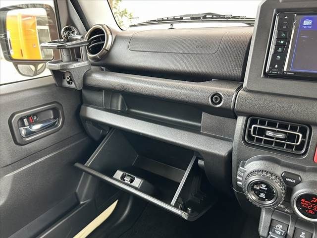 SUZUKI JIMNY 4WD 2018 Image 31