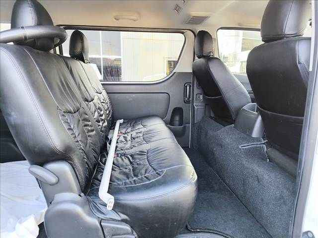 TOYOTA HIACE VAN 4WD 2018 Image 31