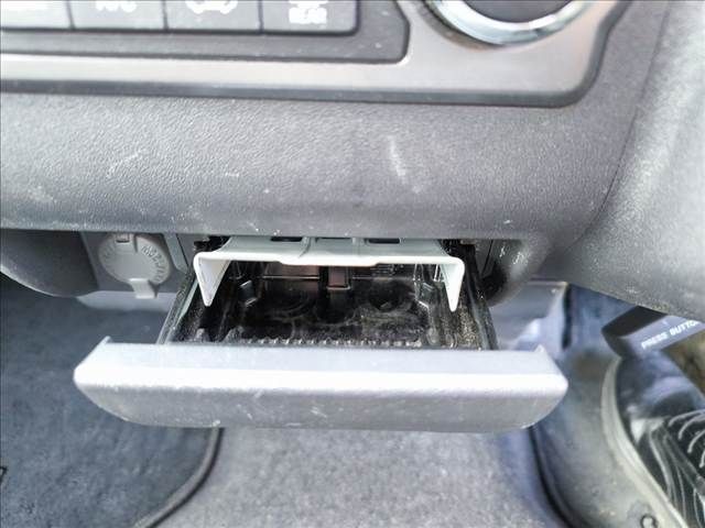 TOYOTA HIACE VAN 4WD 2018 Image 31