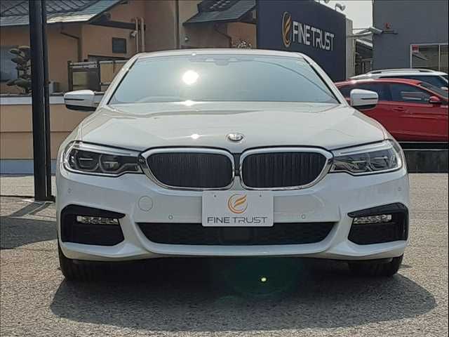 BMW 5SERIES SEDAN 2018 Image 31