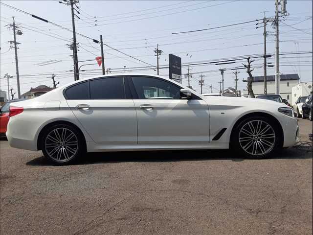 BMW 5SERIES SEDAN 2018 Image 31