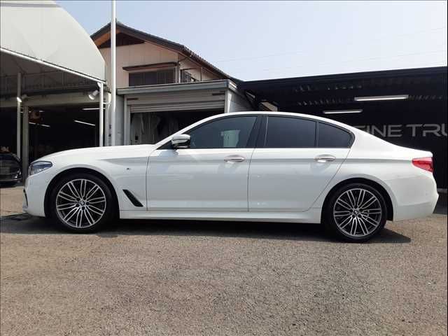 BMW 5SERIES SEDAN 2018 Image 31