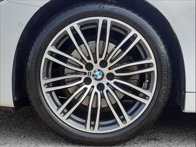 BMW 5SERIES SEDAN 2018 Image 31