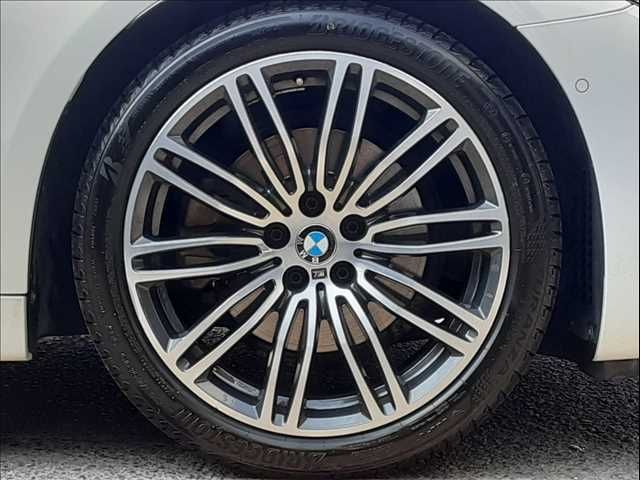 BMW 5SERIES SEDAN 2018 Image 31