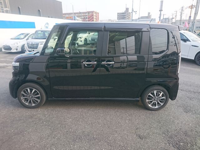 HONDA N BOX CUSTOM 2023 Image 31