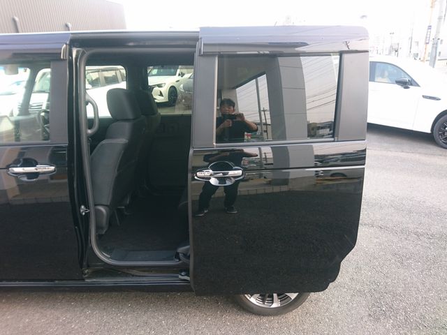 HONDA N BOX CUSTOM 2023 Image 31