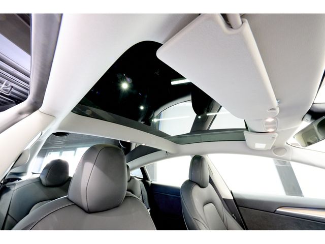 TESLA MODEL 3 2022 Image 31