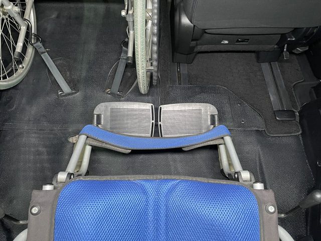 TOYOTA VOXY 2015 Image 31