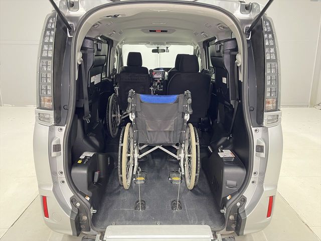 TOYOTA VOXY 2015 Image 31